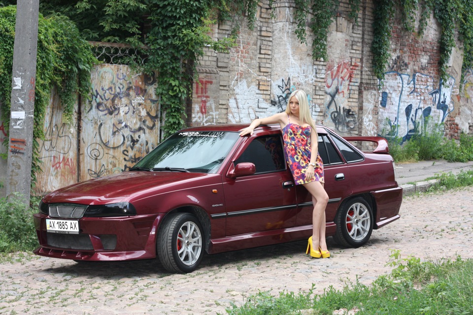 Дівчина і Nexus_ 4