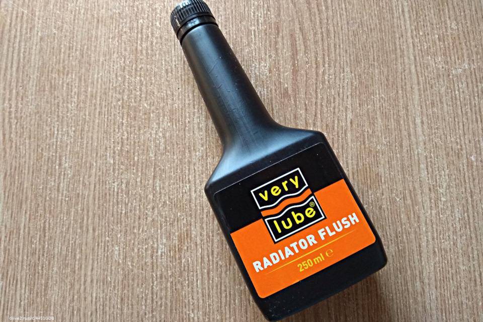 Чистка системи охолодження за допомогою Very Lube Radiator Flush 1