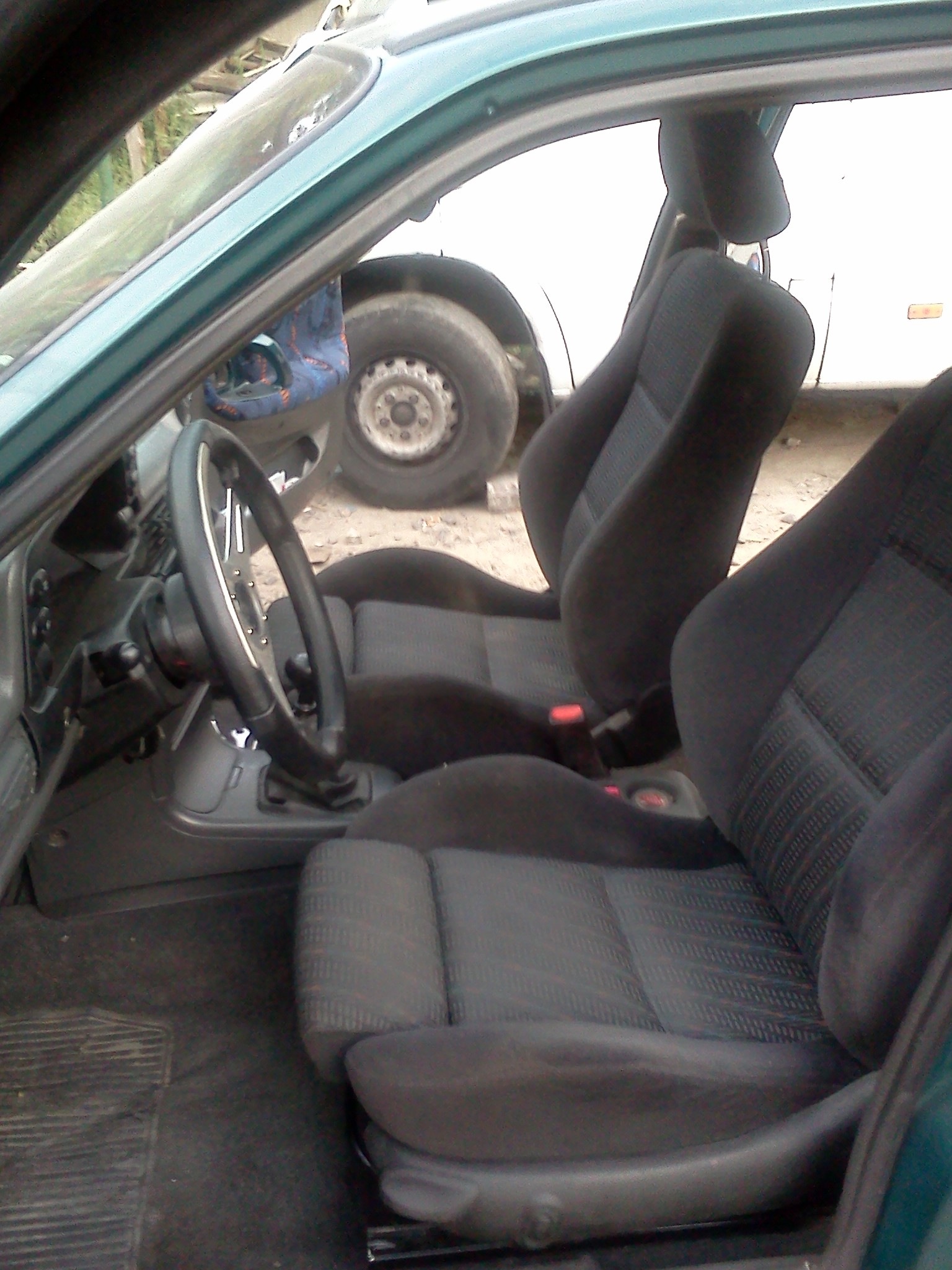 Встановлені сидіння від Opel Omega B Recaro 1
