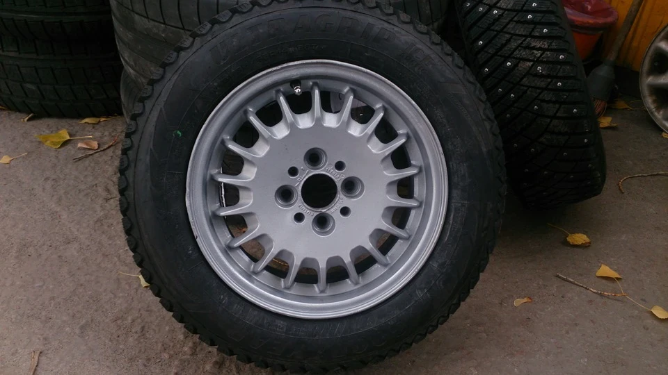 Різаючи Goodyear Ultra Grip Ice Arctic