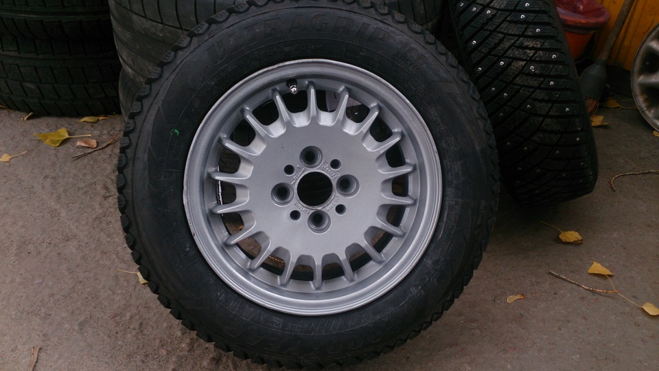 Різаючи Goodyear Ultra Grip Ice Arctic 1