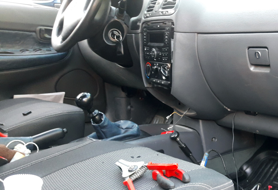 Автомагнітола 1