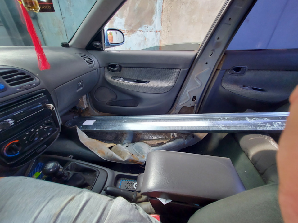 Віддаю авто на куховарство коробів та витяжку стійки 2