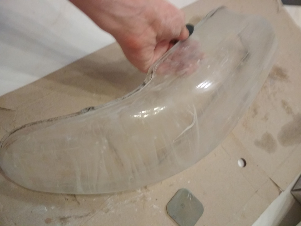 Поліровка фар за допомогою Turtle Wax 4
