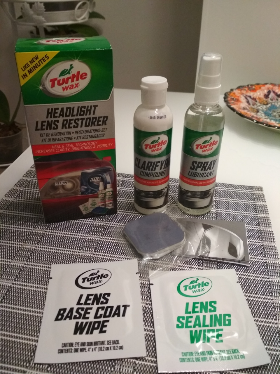 Поліровка фар за допомогою Turtle Wax 1