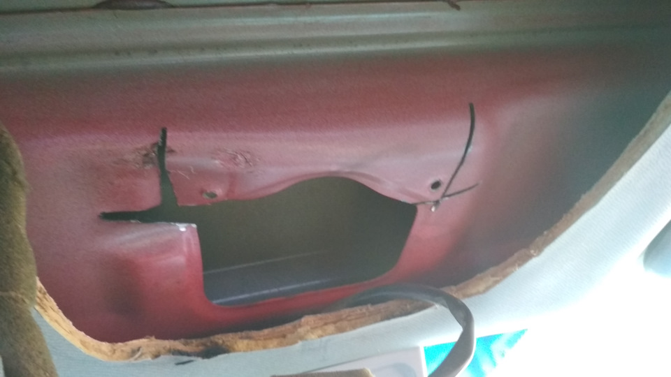 Встановлення водійського плафону з очечником від Такума до Нубіру 2