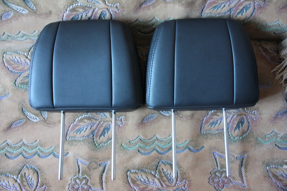 Підголівники з Mitsubishi Pajero 1