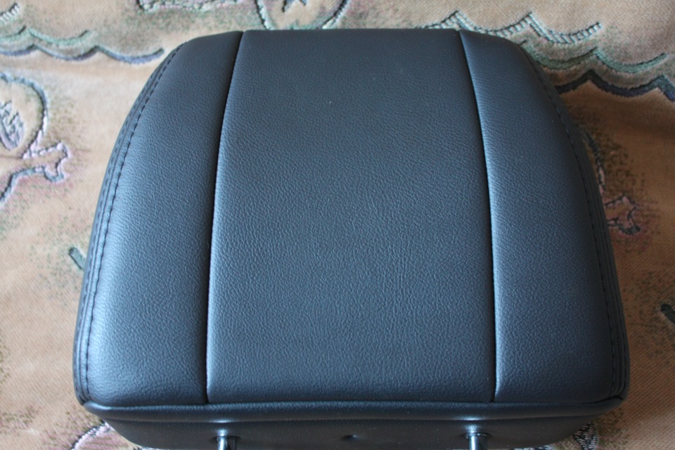 Підголівники з Mitsubishi Pajero 3