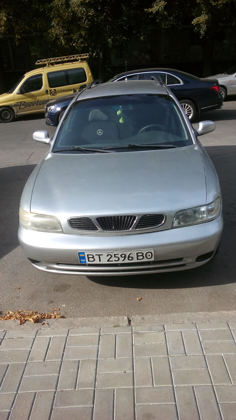 Ура виїхав! 1