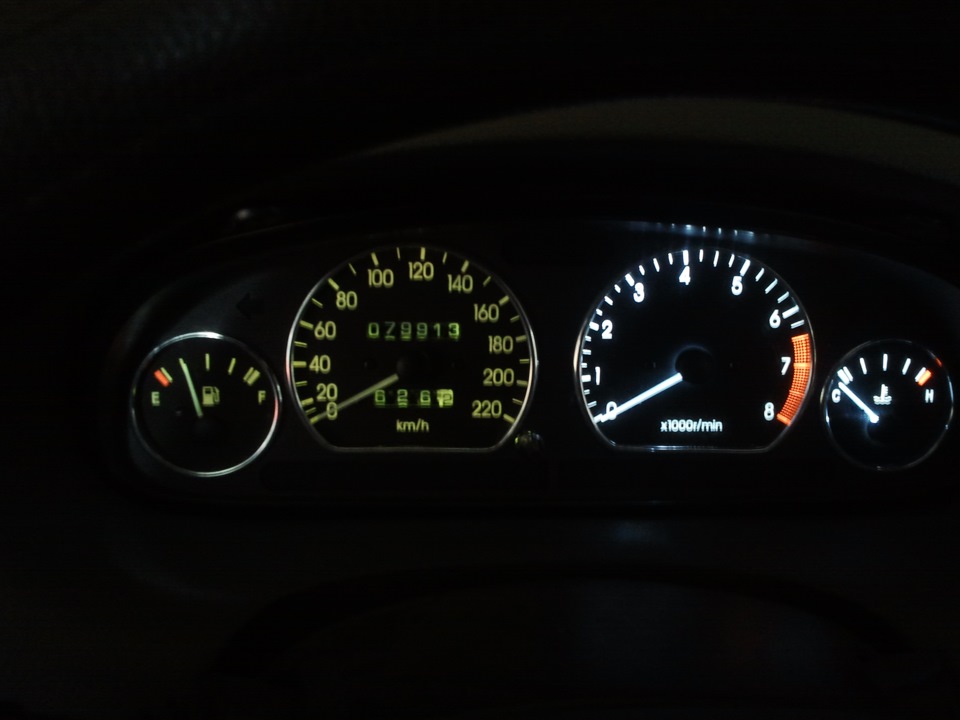 Підсвічування панелі + подарунки в авто 5