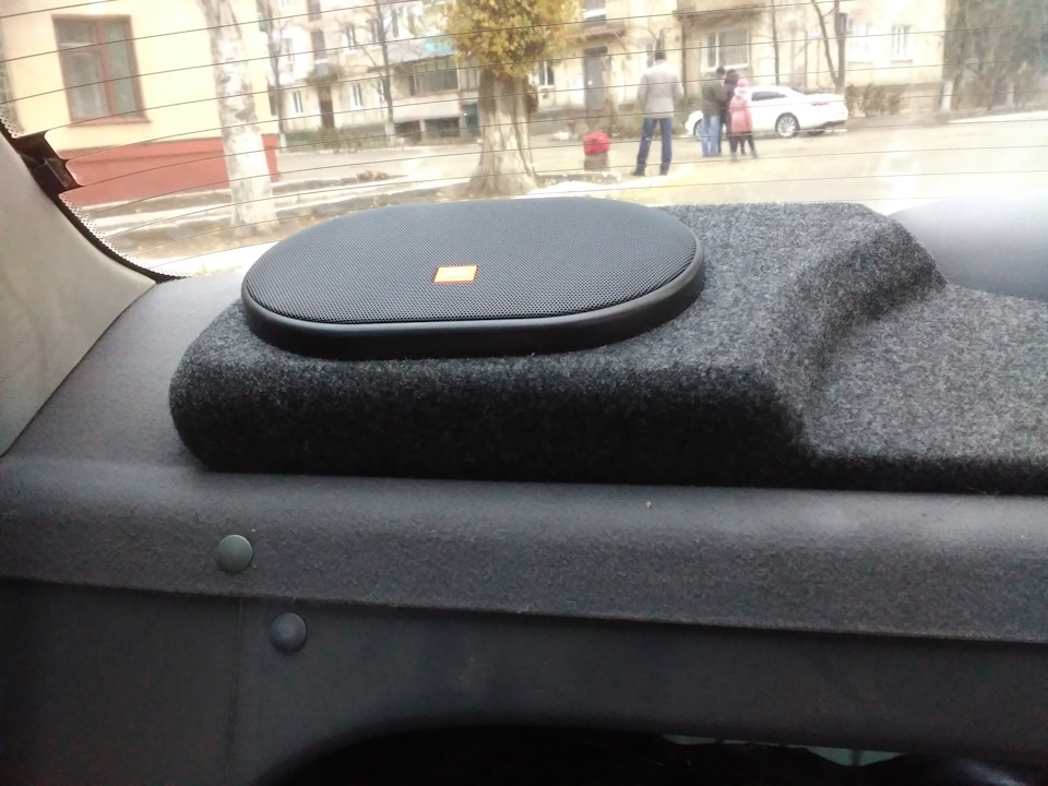Продам полицю на ланос під овали 1