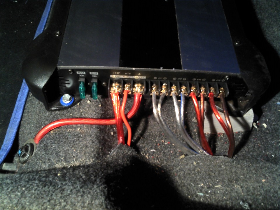підсилювач Blaupunkt VA-475 2