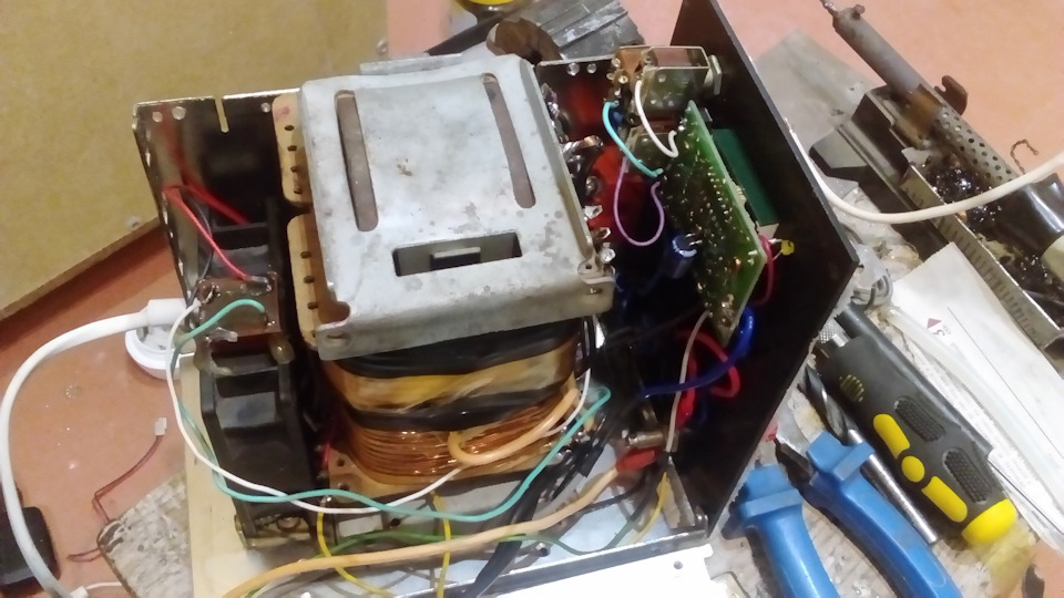 Зарядний пристрій своїми руками (SPARK 3) 4