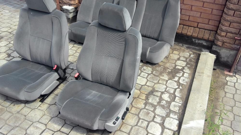Сидіння з Alfa Romeo 166 2