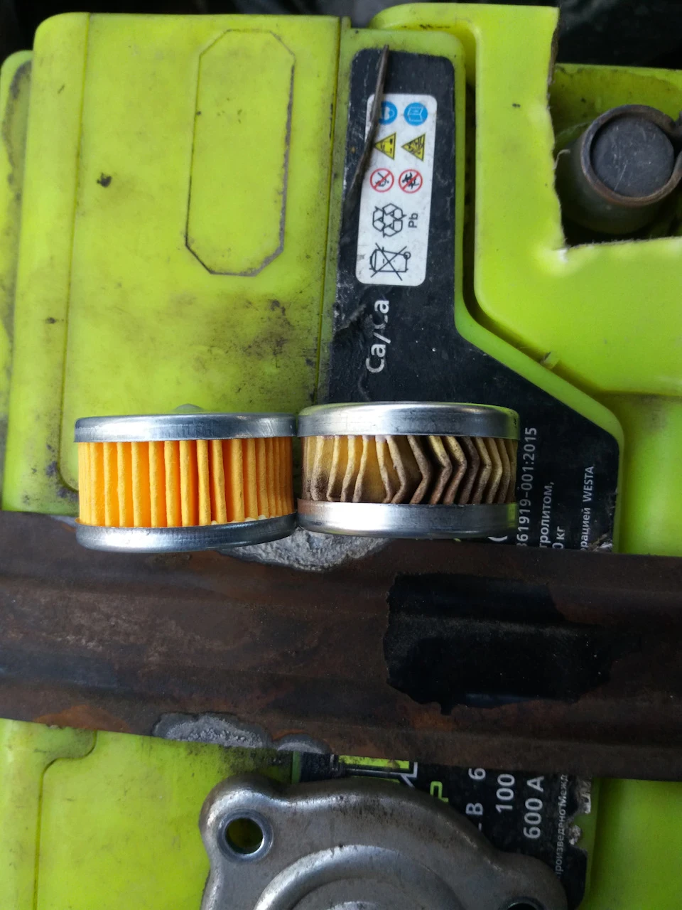 Вибиває задню. Проблема вирішена, заміна опор двигуна.