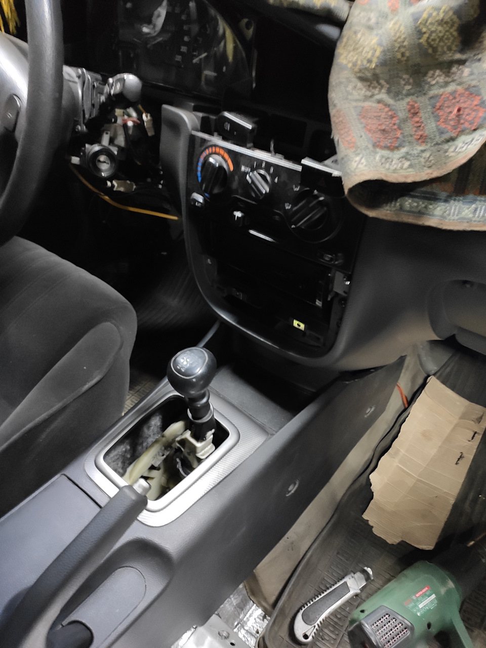 Салон Alfa 159 + консоль magentis 2