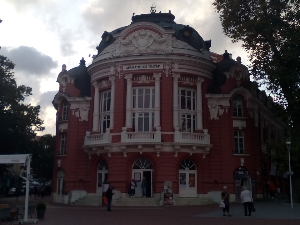 Варна.Болгарія.Музей ретроавтомобілів соціалістичної епохи. Частина1.Радянський автопром. 2