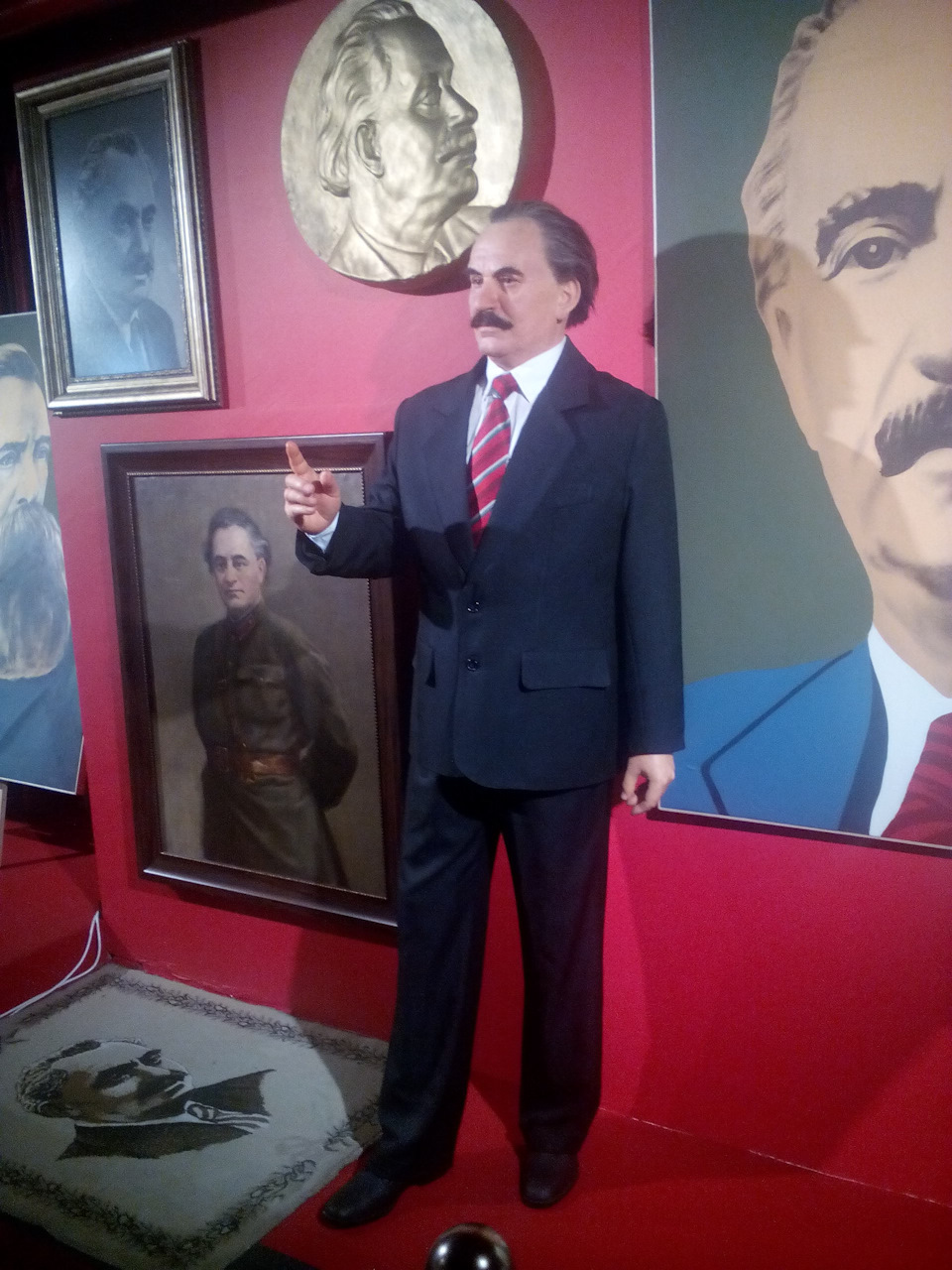 Варна.Болгарія.Музей ретроавтомобілів соціалістичної епохи.Частина 7.Різне 4