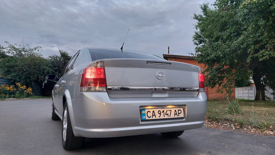 Новий автомобіль)