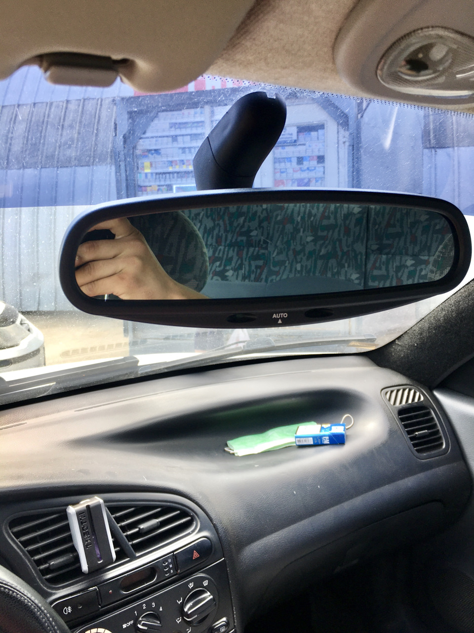 Дзеркало з автозатемненням Шевроле Епіка, нижній дефлектор радіатора) 2