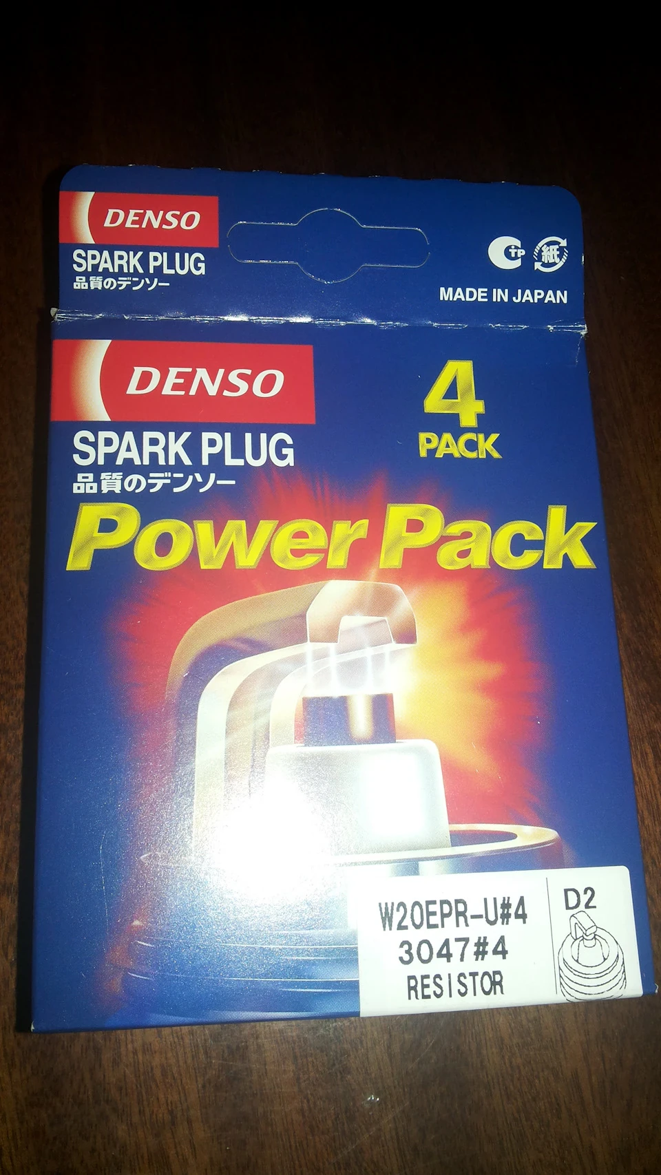 Потсавил свічки DENSO.