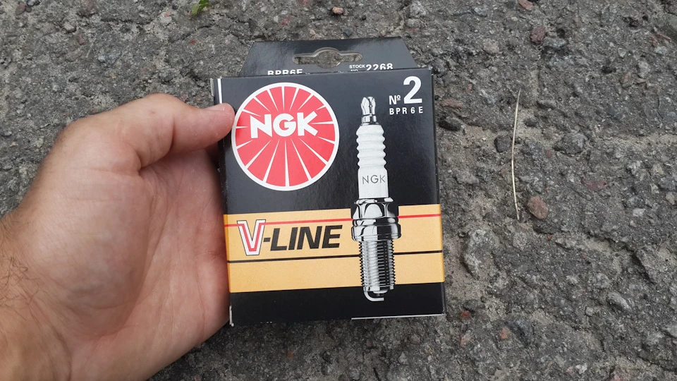 Свічки запалювання NGK V-line BPR6E