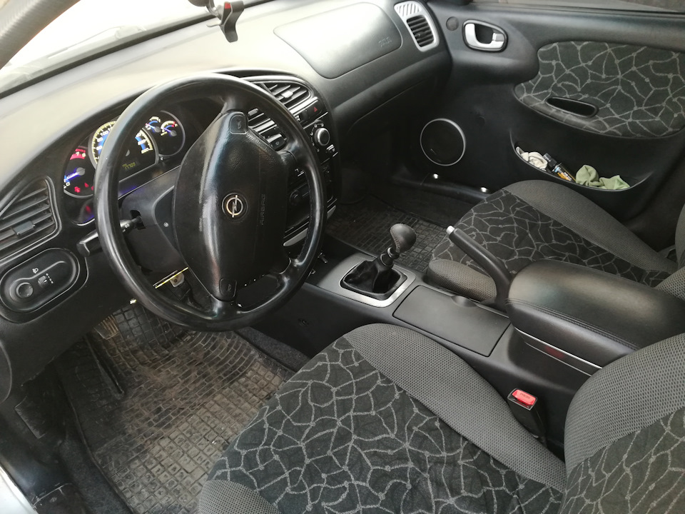 Встановлення консолі Kia Magentis 1