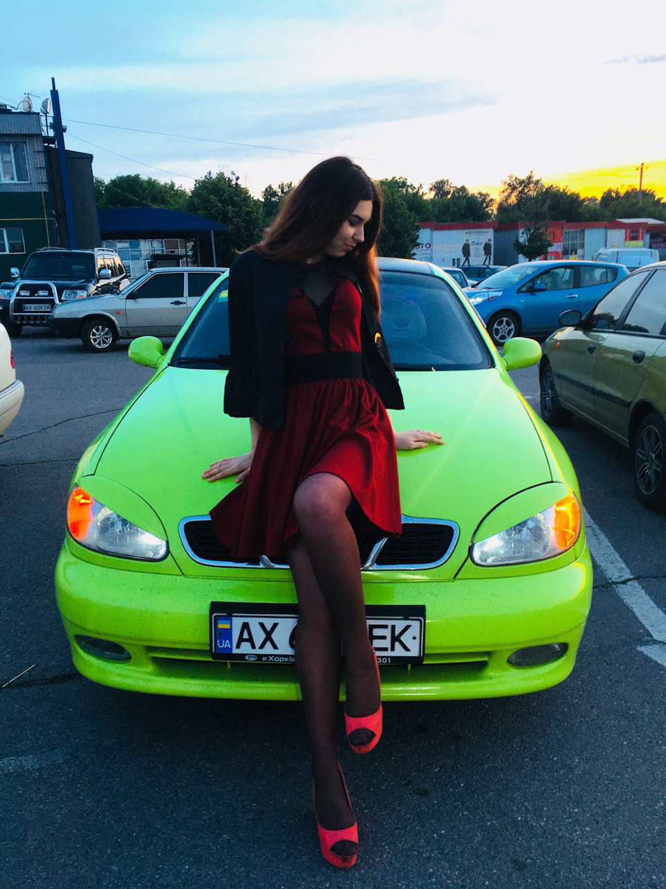 Дівчина та Авто продовження 1