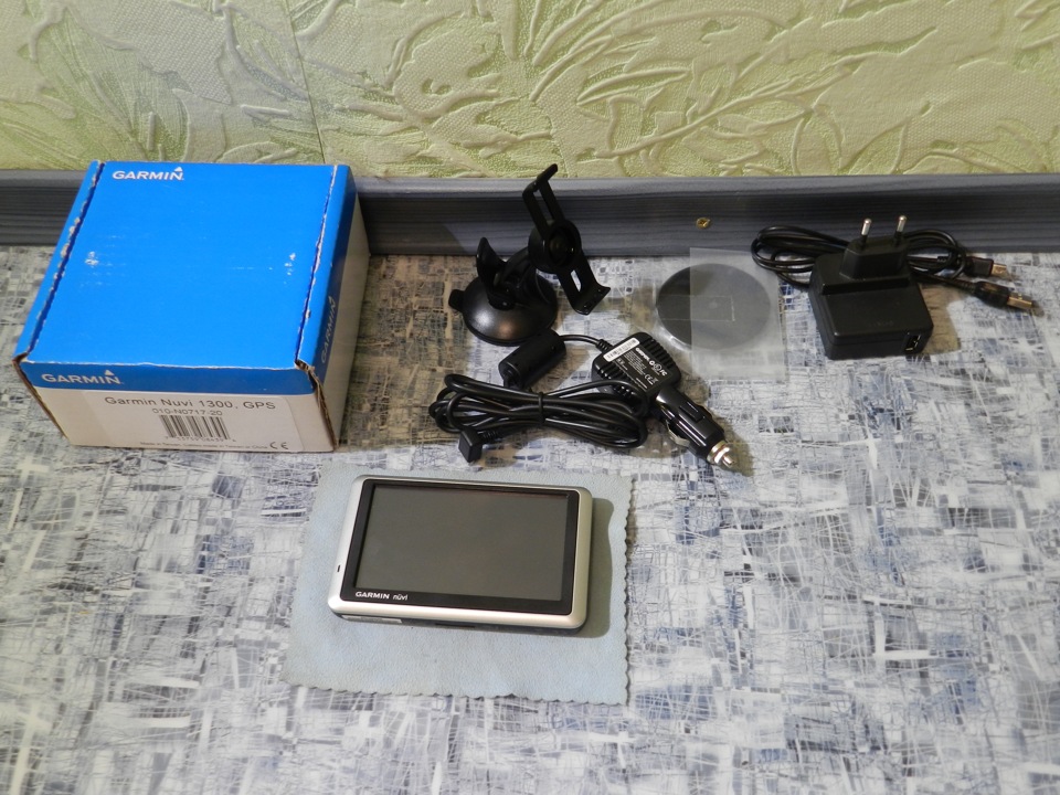 навігатор GARMIN NUVI 1300 1