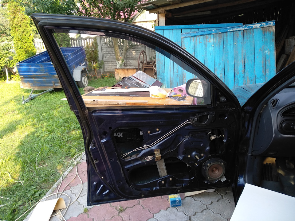 Шумоізоляція дверцят та задньої полиці. І вібро:) 2