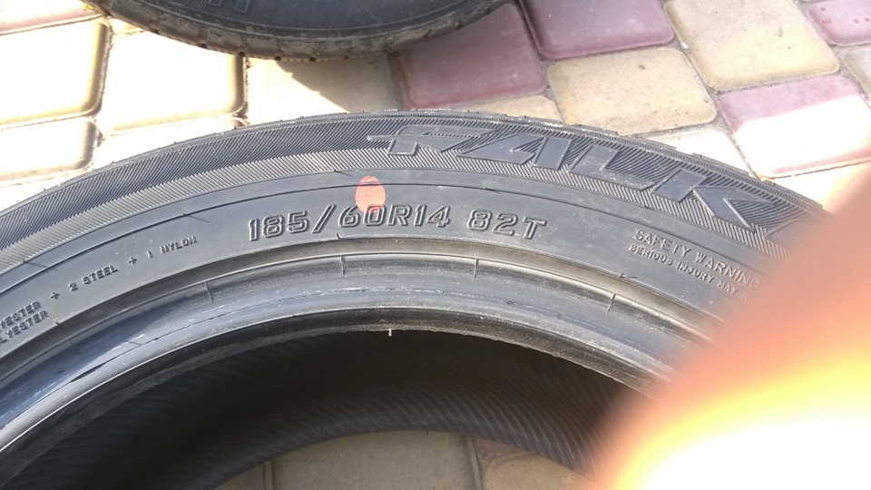 Продам зимову гуму Falken eurowinter 185 60 14 5