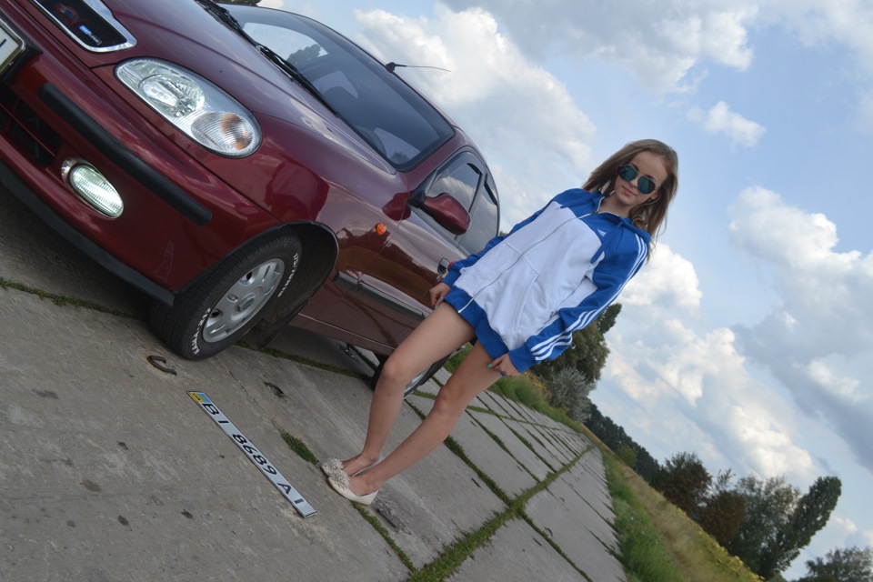 Літній фотосет із дівчиною. 2