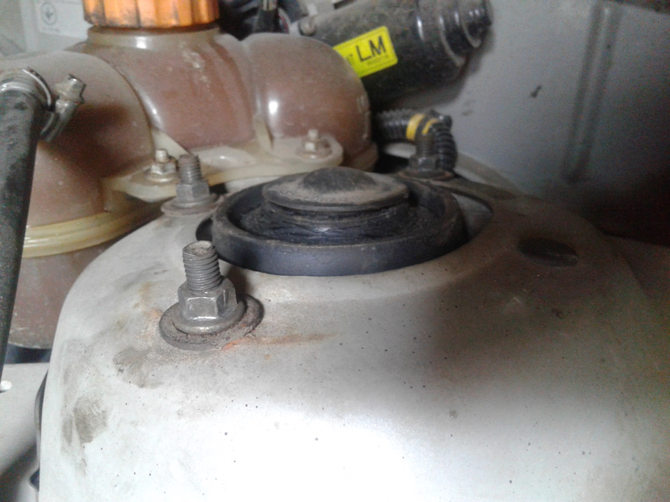 Заміна амортизаторів та опор 2