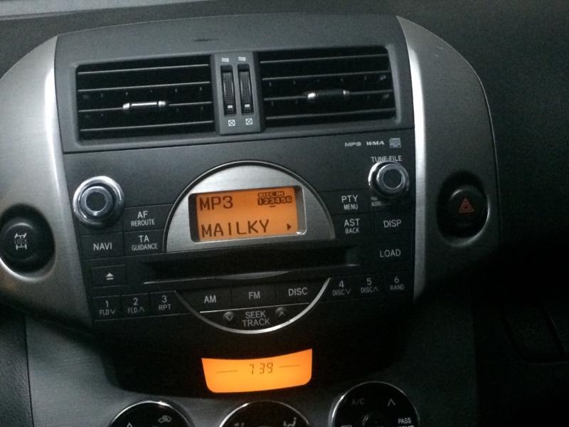 Кільця на ручку регулятора магнітоли Toyota RAV4 3