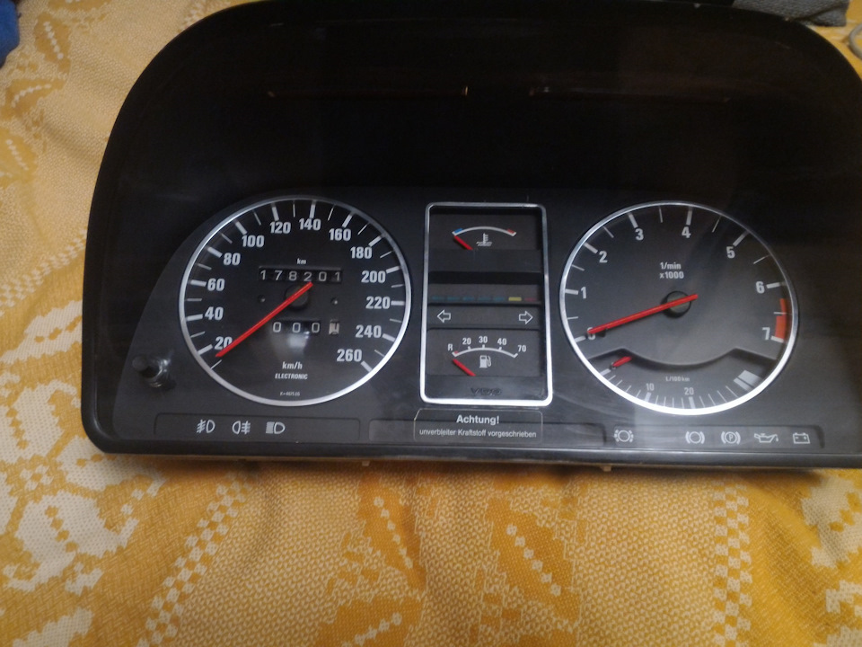 Кільця в приладку BMW Е28 з фаскою 5
