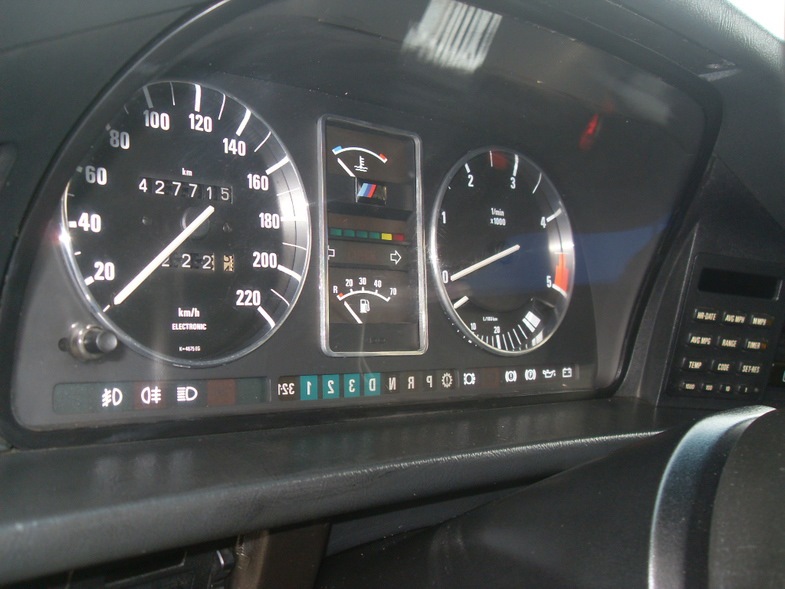 Кільця в приладку BMW E28 2