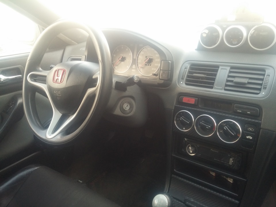 Кільця в приладку та на клімат панель HONDA Accord 5 та ROVER 600 2
