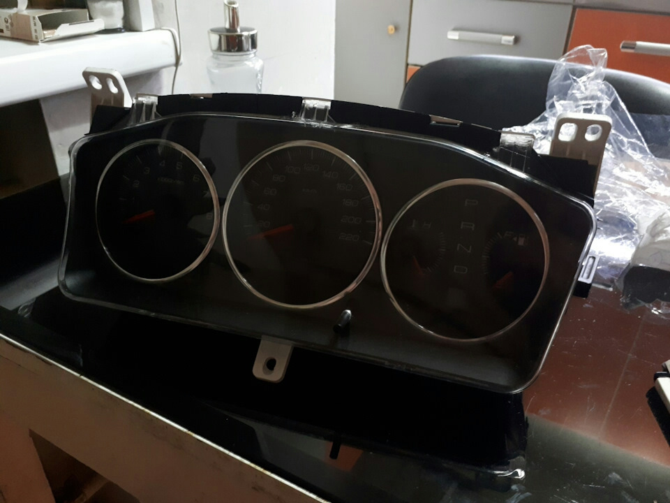 Кільця в приладку Lancer IX 4