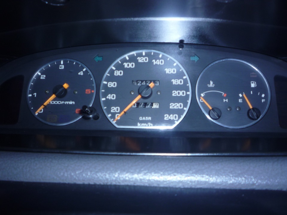 Кільця в приладку Mazda 626 GE 5