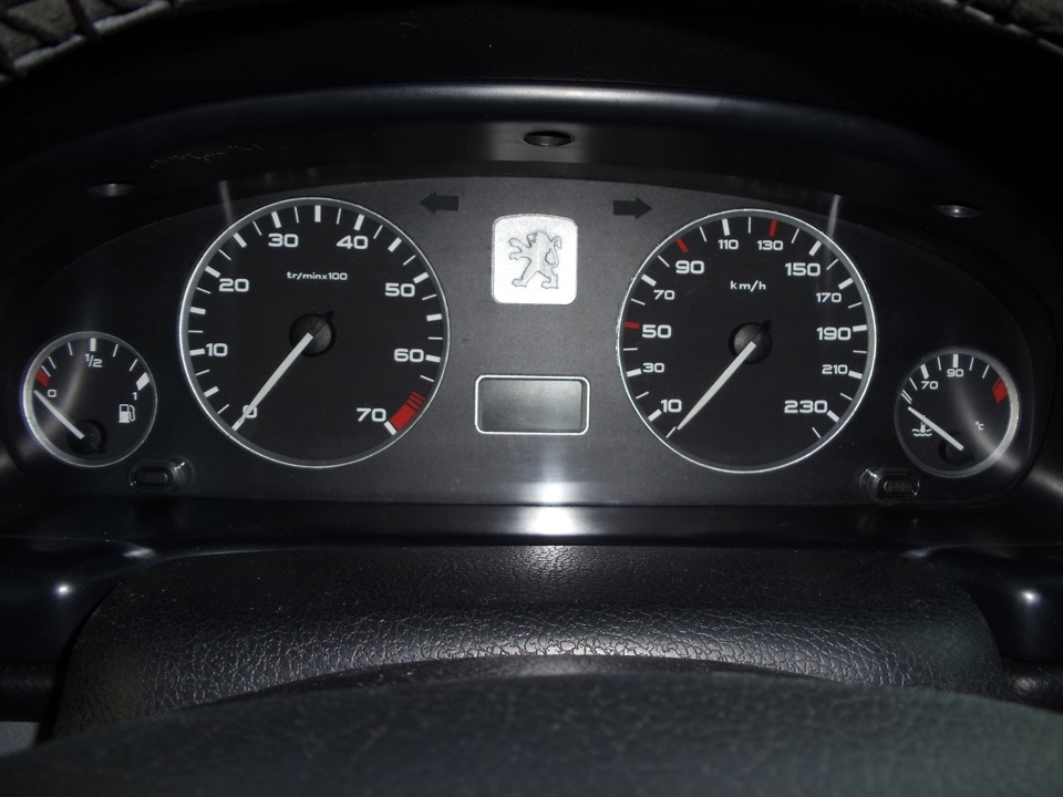 Кільця в приладку PEUGEOT 406 1