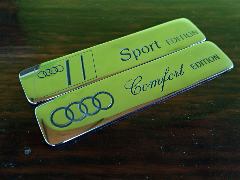 Шильдик на торпеду AUDI 1