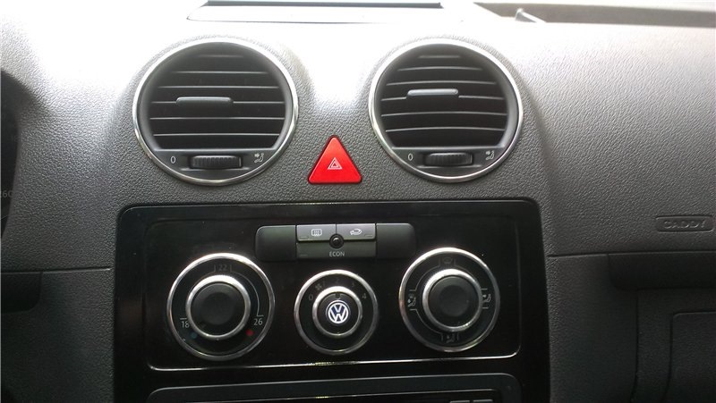 VW Caddy кільця на клімат панель, перемикання світла та димарі 2