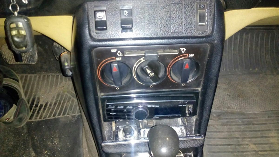 Хром-кільця на крутилки грубки Mercedes W123: Живіше легенди 1