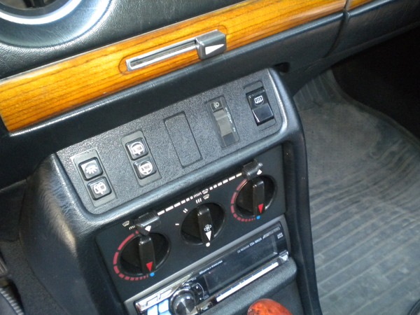 Хром-кільця на крутилки грубки Mercedes W123: Живіше легенди 2