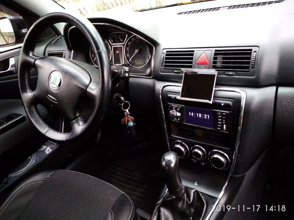 Хром кільця в приладку Skoda Octavia TOUR 4