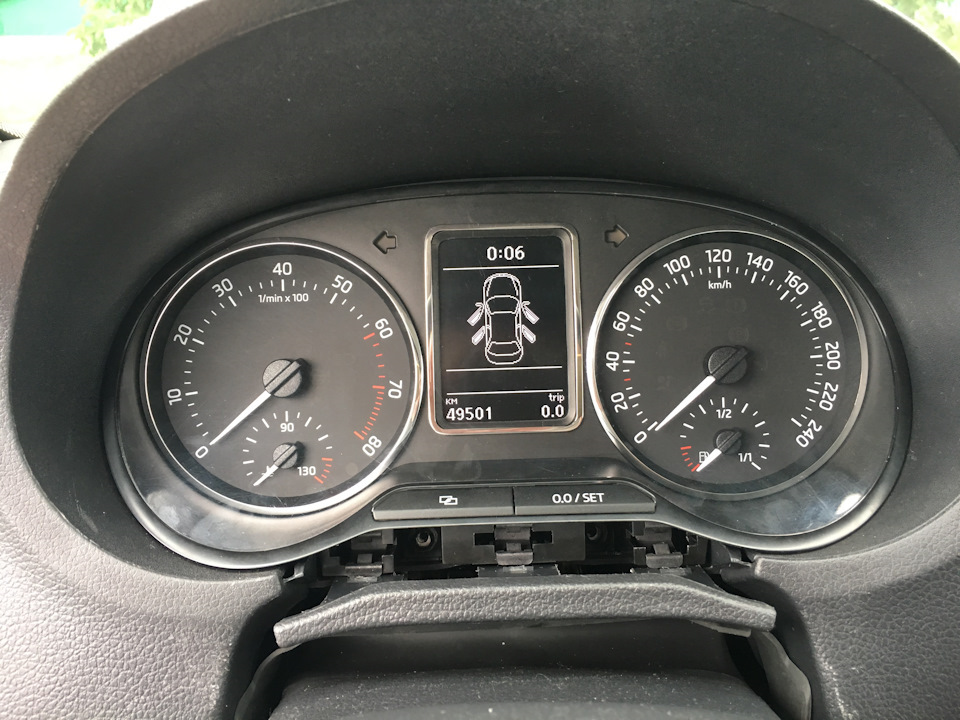 Хром кільця в приладку VW Polo sedan 3