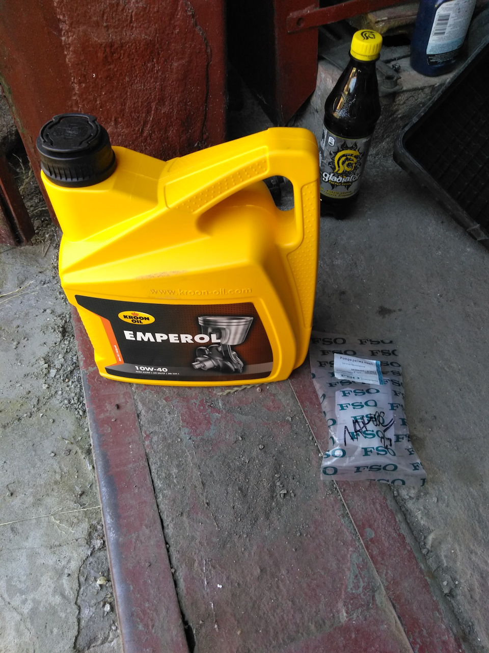 3. Заміна мастила. Відгук про Kroon Oil Emperol 10W-40 1