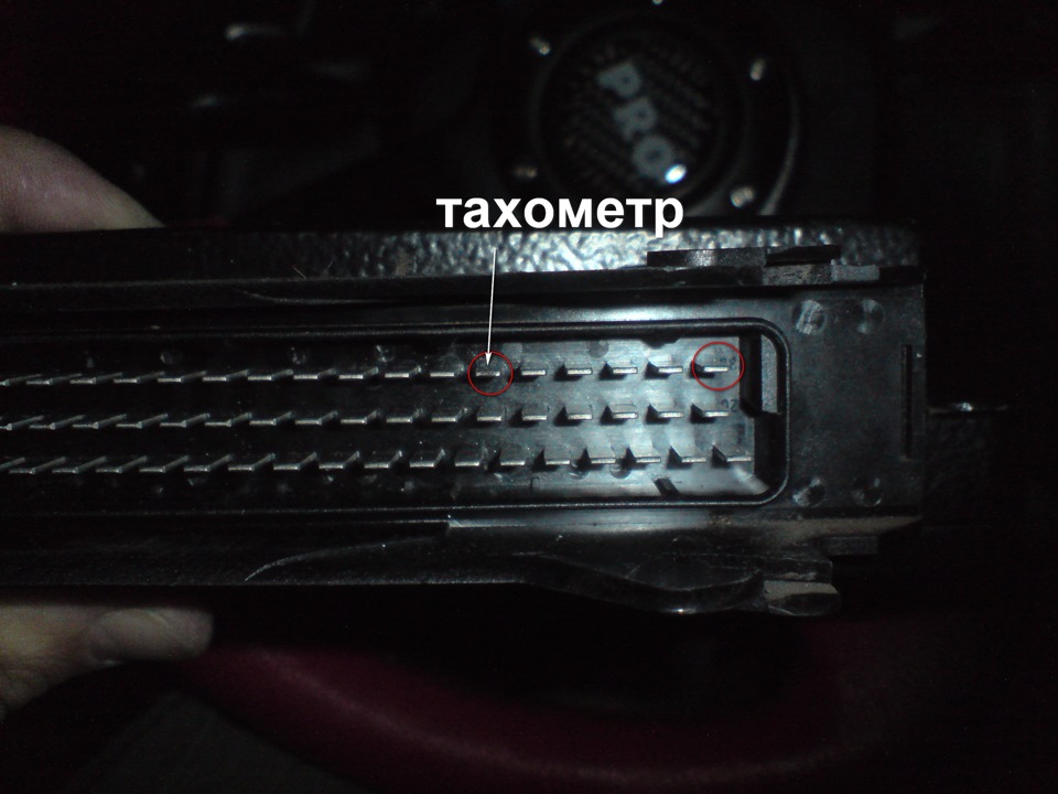 2-а додаткові датчики вольтметр і тахометр DEFI 3
