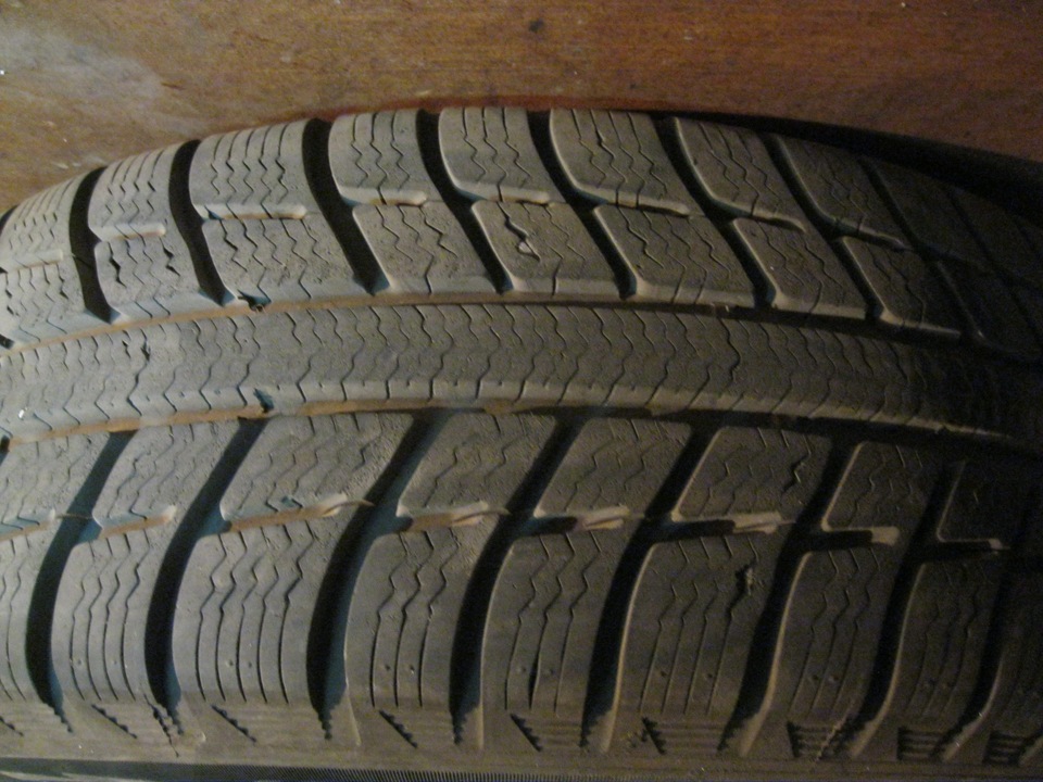Продаю 2 комплекти зимової гуми на дисках (Nordmaster r13 та Michelin r14) 4
