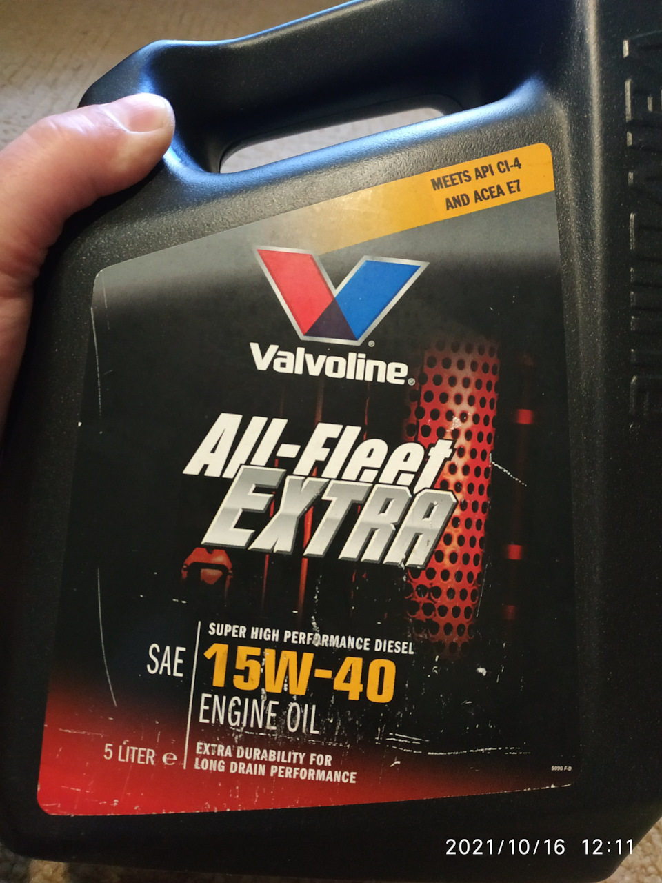 Спостерігаємо за промиванням Comma + раритет масляний Valvoline All-Fleet Exstra 15w40 3